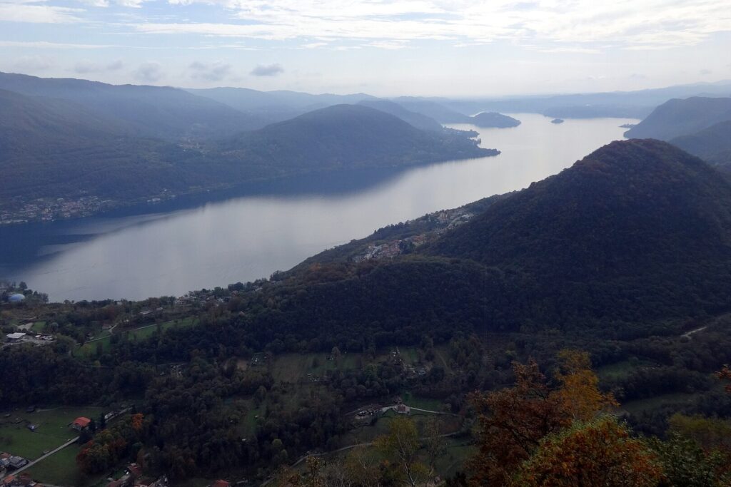 Lago d'Orta visto da Quarna Di Dirk Ingo Franke - Opera propria, CC BY 3.0